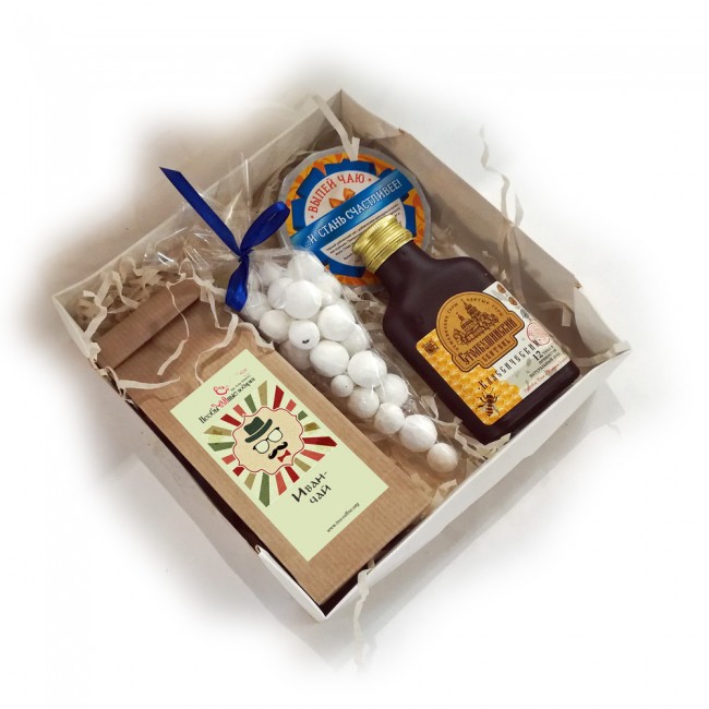 Мужской #1 mini подарочный набор с чаем, сладостями в крафт-коробке 20*20 см