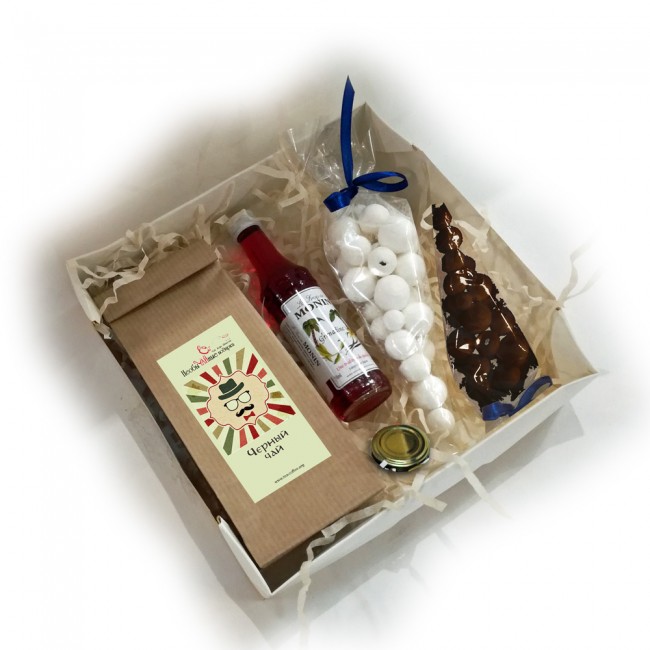 Мужской #5 mini подарочный набор с чаем, сладостями в крафт-коробке 20*20 см 