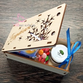 Малинка #2 Снежинка подарочный мини-набор с чаем и сладостями в деревянной шкатулке 15*7 см
