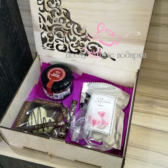 Резеда #2 подарочный набор с чаем/кофе и сладостями в деревянной шкатулке