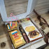 Мужской #8 mini подарочный набор с чаем/кофе и шоколадом в крафт-коробке 20*20 см - фото 2