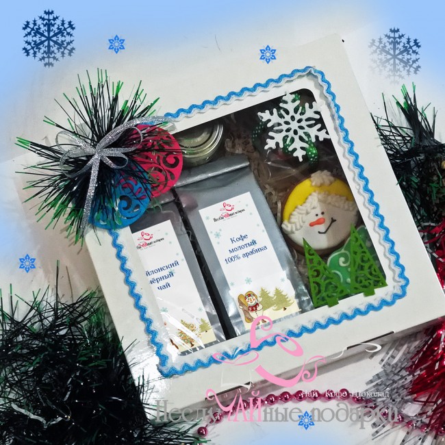 Праздник Новый год подарочный набор с чаем, кофе и сладостями в крафт-коробке